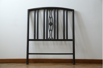 アメリカアンティーク　アイアンフレームがお洒落なベッドフレーム　(R-078806)
