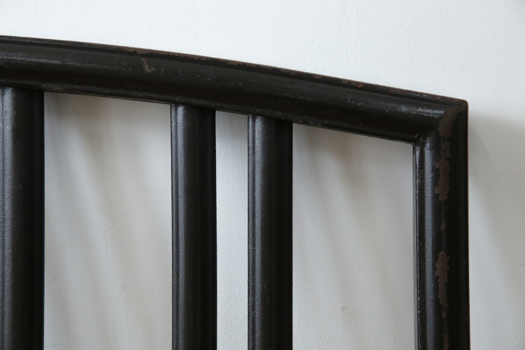 アメリカアンティーク　アイアンフレームがお洒落なベッドフレーム　(R-078806)