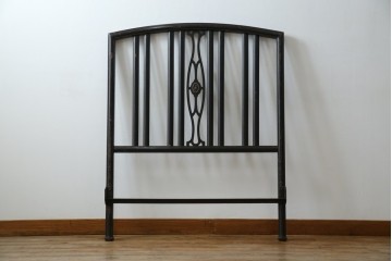 アメリカアンティーク　アイアンフレームがお洒落なベッドフレーム　(R-078806)