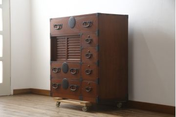 中古　美品!!　高級品　国産　職人手作り　三方欅(ケヤキ)材　内部桐材　和の空間づくりにおすすめのアンティーク調時代箪笥(和箪笥、収納箪笥、整理箪笥)(R-078807)