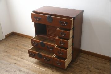 中古　美品!!　高級品　国産　職人手作り　三方欅(ケヤキ)材　内部桐材　和の空間づくりにおすすめのアンティーク調時代箪笥(和箪笥、収納箪笥、整理箪笥)(R-078807)