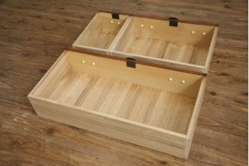 中古　美品!!　高級品　国産　職人手作り　三方欅(ケヤキ)材　内部桐材　和の空間づくりにおすすめのアンティーク調時代箪笥(和箪笥、収納箪笥、整理箪笥)(R-078807)
