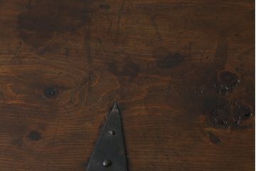アジアンアンティーク　松材　金具の立派なバンダチ(バンダジ、半閉櫃、李朝箪笥、時代箪笥、収納箪笥、サイドボード)(R-078808)