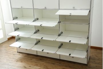 中古　USMハラー(USM Haller)　3列7段(3×7)　美しくシンプルなデザインが目を引く鉄製収納棚(戸棚、キャビネット)(定価約186万円)(R-078810)
