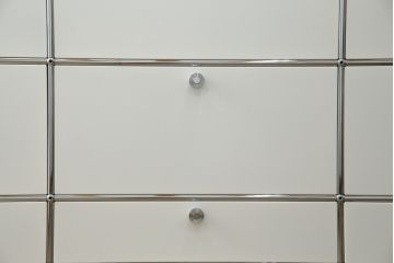 中古　USMハラー(USM Haller)　3列7段(3×7)　美しくシンプルなデザインが目を引く鉄製収納棚(戸棚、キャビネット)(定価約186万円)(R-078810)