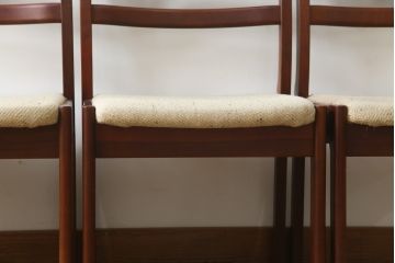 中古　希少な廃番品!!　天童木工(Tendo)　BRASILEIRA(ブラジレイラ)シリーズ　ブラジリアンローズウッドのナチュラルモダンなダイニングチェア4脚セット(アームレスチェア、椅子、イス、バラ売り可能)(R-078811)
