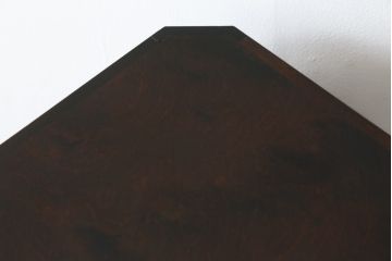 中古　松本民芸家具　丁寧に面取りされたデザインが魅力的な隅棚(コーナーキャビネット、収納棚、戸棚、電話台、飾り棚、花台、飾り台)(定価約22万円)(R-078814)