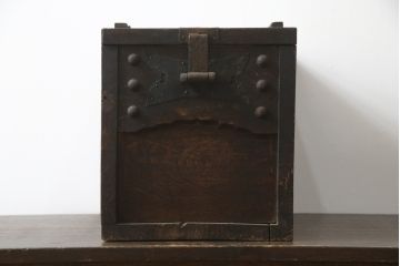 和製アンティーク　栗材　時代の流れを感じる佇まいが魅力的な銭箱(銭函)(R-078815)