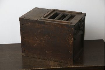 和製アンティーク　栗材　時代の流れを感じる佇まいが魅力的な銭箱(銭函)(R-078815)