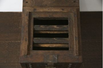 和製アンティーク　栗材　時代の流れを感じる佇まいが魅力的な銭箱(銭函)(R-078815)