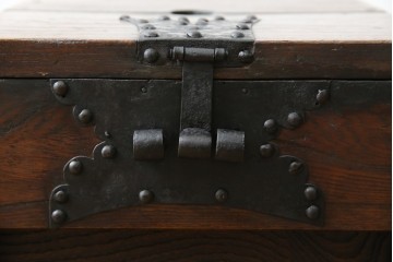 和製アンティーク　漆塗り　総欅(ケヤキ)材　落ち着いた木の色味が魅力的な銭箱(銭函)(R-078816)