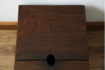 和製アンティーク　漆塗り　総欅(ケヤキ)材　落ち着いた木の色味が魅力的な銭箱(銭函)(R-078816)