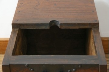 和製アンティーク　漆塗り　総欅(ケヤキ)材　落ち着いた木の色味が魅力的な銭箱(銭函)(R-078816)