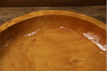 中古　特大!!　楓(カエデ)材　温かみのある色合いが魅力的なくり抜き鉢(こね鉢、ディスプレイボウル、店舗什器)(R-078818)