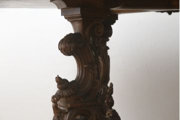 中古　最高級　イタリア輸入家具　マホガニー材　素晴らしい彫刻のダイニングテーブル(食卓、4人掛け、6人掛け)(定価約400万円)(R-078819)