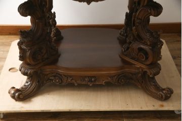 中古　最高級　イタリア輸入家具　マホガニー材　素晴らしい彫刻のダイニングテーブル(食卓、4人掛け、6人掛け)(定価約400万円)(R-078819)