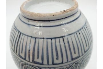 江戸〜明治期　古伊万里　染付　蛸唐草模様が見事な徳利(伊万里、花瓶、花入、花器、酒器、とっくり、和食器)(R-078822)