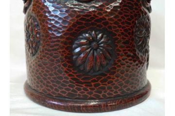 明治期　時代物　上手物　彫刻　鎌倉彫り　菊文　匠の技が光る彫刻が美しい火鉢(漆器、木製、丸火鉢、手あぶり)(R-078823)