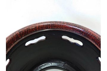 明治期　時代物　上手物　彫刻　鎌倉彫り　菊文　匠の技が光る彫刻が美しい火鉢(漆器、木製、丸火鉢、手あぶり)(R-078823)