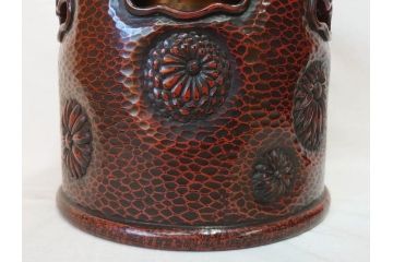明治期　時代物　上手物　彫刻　鎌倉彫り　菊文　深みのある漆が上品な火鉢(漆器、木製、丸火鉢、手あぶり)(R-078824)