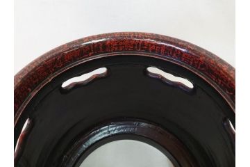 明治期　時代物　上手物　彫刻　鎌倉彫り　菊文　深みのある漆が上品な火鉢(漆器、木製、丸火鉢、手あぶり)(R-078824)