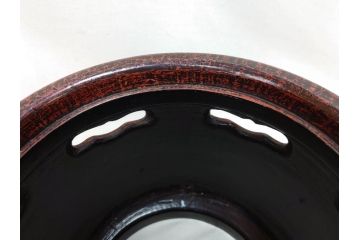 明治期　時代物　上手物　彫刻　鎌倉彫り　菊文　細やかな彫りと透かしのデザインが目を引く火鉢(漆器、木製、丸火鉢、手あぶり)(R-078825)