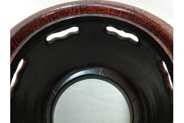 明治期　時代物　上手物　彫刻　鎌倉彫り　菊文　細やかな彫りと透かしのデザインが目を引く火鉢(漆器、木製、丸火鉢、手あぶり)(R-078825)