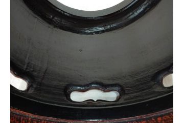 明治期　時代物　上手物　彫刻　鎌倉彫り　菊文　細やかな彫りと透かしのデザインが目を引く火鉢(漆器、木製、丸火鉢、手あぶり)(R-078825)