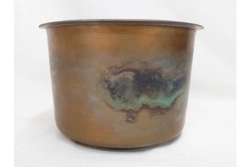 明治期　時代物　上手物　彫刻　鎌倉彫り　菊文　細やかな彫りと透かしのデザインが目を引く火鉢(漆器、木製、丸火鉢、手あぶり)(R-078825)