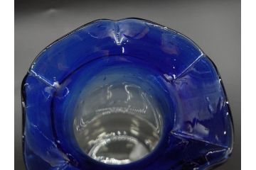 戦前　大正〜昭和初期　昭和レトロ　青フリル　深い瑠璃色が印象的な花瓶2個セット(一輪挿し、花入、花器、硝子)(R-078829)