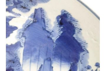 江戸期　大明成化年製　古伊万里　染付　松・山水図　約37cm　1尺2寸　色の濃淡で柔らかな雰囲気を感じる大皿(尺皿、和皿、和食器、一尺二寸)(R-078830)