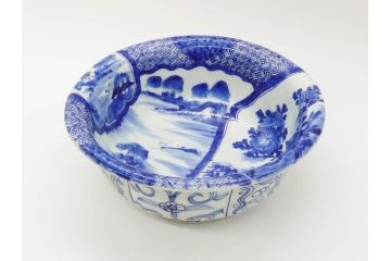 江戸期　古伊万里　染付　山水図　約26cm　8.6寸　器全体に描かれた細やかな色絵が見事な深鉢(大鉢、大皿、深皿、菊、藍草花文、和皿、和食器、八寸六分)(R-078832)