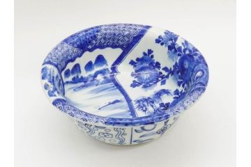 江戸期　古伊万里　染付　山水図　約26cm　8.6寸　器全体に描かれた細やかな色絵が見事な深鉢(大鉢、大皿、深皿、菊、藍草花文、和皿、和食器、八寸六分)(R-078832)