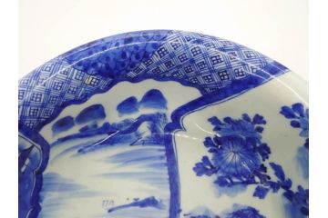 江戸期　古伊万里　染付　山水図　約26cm　8.6寸　器全体に描かれた細やかな色絵が見事な深鉢(大鉢、大皿、深皿、菊、藍草花文、和皿、和食器、八寸六分)(R-078832)