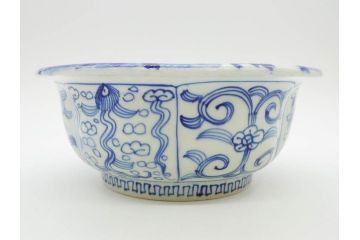 江戸期　古伊万里　染付　山水図　約26cm　8.6寸　器全体に描かれた細やかな色絵が見事な深鉢(大鉢、大皿、深皿、菊、藍草花文、和皿、和食器、八寸六分)(R-078832)