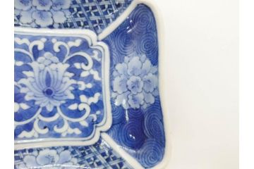 時代物　中国古玩　唐物　染付　碧玉珍玩　約14cm　4.5寸　繊細に描かれたデザインに匠の技が光る変形皿5枚セット(古伊万里、なます皿、小皿、菊唐草文、四寸五分、和食器、和皿)(R-078833)