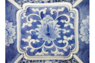 時代物　中国古玩　唐物　染付　碧玉珍玩　約14cm　4.5寸　繊細に描かれたデザインに匠の技が光る変形皿5枚セット(古伊万里、なます皿、小皿、菊唐草文、四寸五分、和食器、和皿)(R-078833)