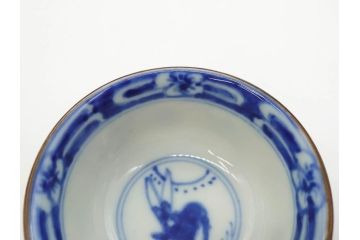 大明成化年製　堆金積玉　染付　兎図　うさぎの跳躍感を感じる可愛らしい湯呑み5客セット(梅、中国?、ウサギ、ぐい呑み、湯呑み、煎茶、湯のみ、和食器)(R-078835)