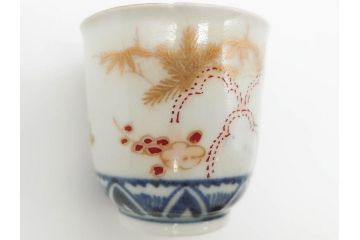 江戸期　古伊万里　金彩　松竹梅　染付　縁周りに施された石垣文が印象的なお猪口5客セット(蕎麦猪口、酒器、おちょこ、御猪口、湯呑み、湯のみ、お猪口、和食器)(R-078837)