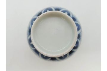 江戸期　古伊万里　金彩　松竹梅　染付　縁周りに施された石垣文が印象的なお猪口5客セット(蕎麦猪口、酒器、おちょこ、御猪口、湯呑み、湯のみ、お猪口、和食器)(R-078837)