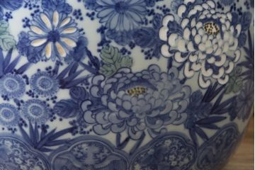 和製アンティーク　明治〜大正期　大型!!　菊の図　繊細な図柄が美しい瀬戸火鉢(鉢カバー、傘立て)(R-078848)
