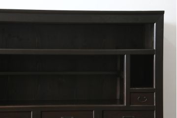和製アンティーク　前面欅(ケヤキ)材　赤松材　変わりデザインの北陸水屋箪笥(キャビネット、食器棚、収納棚、戸棚、重ね箪笥、上下バラ売り可能)(R-078850)
