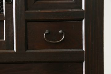 和製アンティーク　前面欅(ケヤキ)材　赤松材　変わりデザインの北陸水屋箪笥(キャビネット、食器棚、収納棚、戸棚、重ね箪笥、上下バラ売り可能)(R-078850)