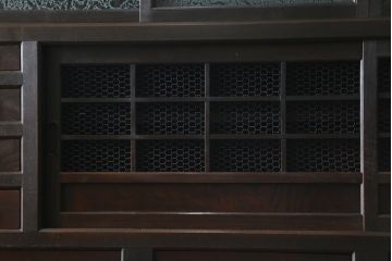 和製アンティーク　前面欅(ケヤキ)材　赤松材　変わりデザインの北陸水屋箪笥(キャビネット、食器棚、収納棚、戸棚、重ね箪笥、上下バラ売り可能)(R-078850)
