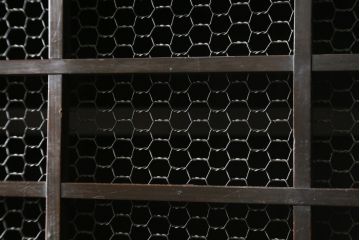 和製アンティーク　前面欅(ケヤキ)材　赤松材　変わりデザインの北陸水屋箪笥(キャビネット、食器棚、収納棚、戸棚、重ね箪笥、上下バラ売り可能)(R-078850)