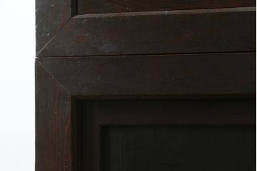 和製アンティーク　前面欅(ケヤキ)材　赤松材　変わりデザインの北陸水屋箪笥(キャビネット、食器棚、収納棚、戸棚、重ね箪笥、上下バラ売り可能)(R-078850)