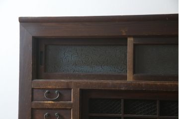 和製アンティーク　前面欅(ケヤキ)材　赤松材　変わりデザインの北陸水屋箪笥サイドボード(収納棚、戸棚、食器棚、サイドキャビネット)(R-078851)