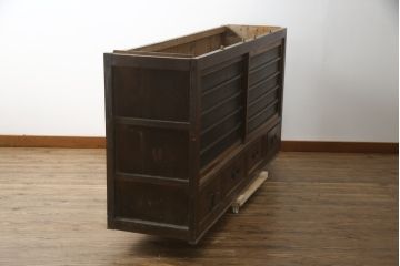 和製アンティーク　前面欅(ケヤキ)材　赤松材　天板リメイク　変わりデザインの北陸水屋箪笥サイドボード(収納棚、戸棚、食器棚、サイドキャビネット)(R-078852)