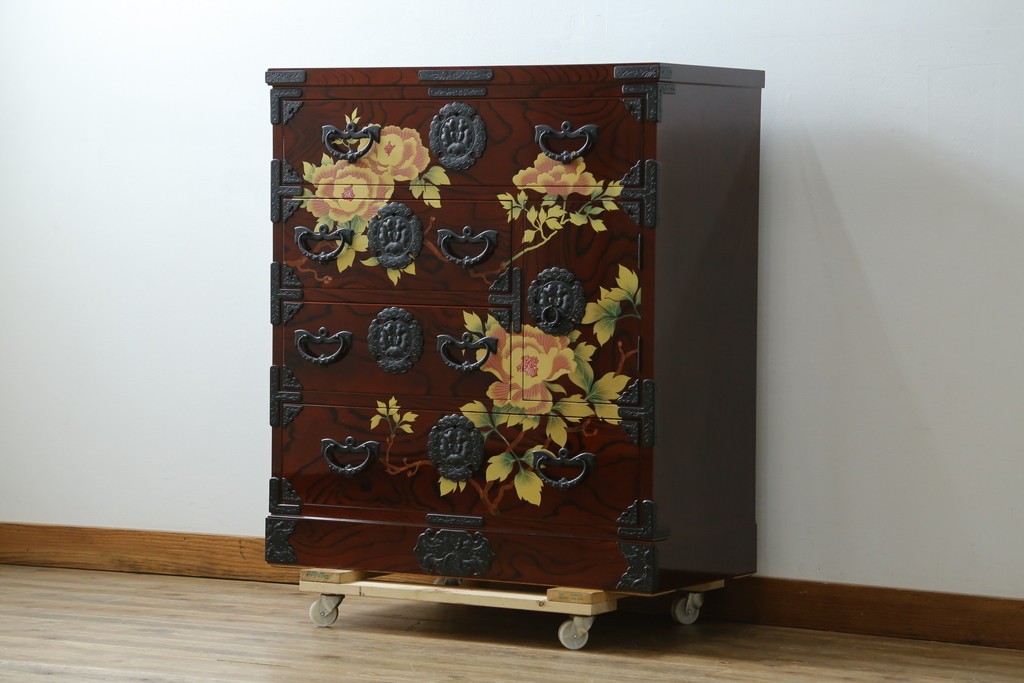 中古　美品!!　木地呂塗りに漆絵が美しい特注品の岩谷堂箪笥　定価約150万円　(R-078854)