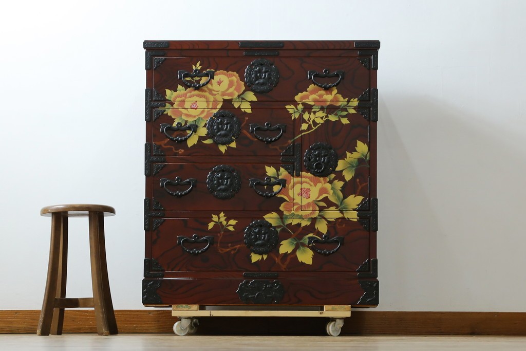 中古　美品!!　木地呂塗りに漆絵が美しい特注品の岩谷堂箪笥　定価約150万円　(R-078854)